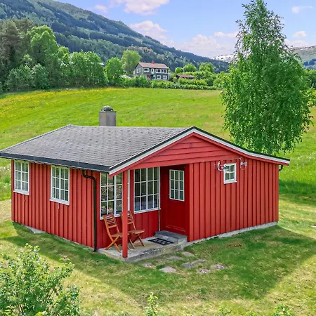Feriehus 1 Bedroom Awesome In Vik I Sogn *