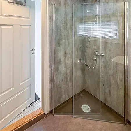 1 Bedroom Awesome In Vik I Sogn Feriehus Vikoyri